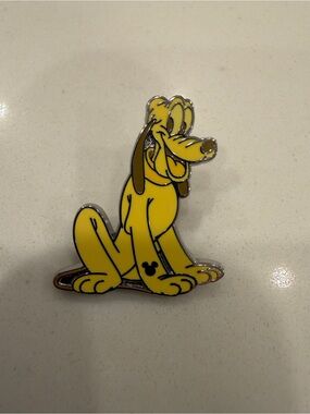 Disneyland 2025 Wave B Hidden Mickey - Yellow Color Story Pins - Pluto